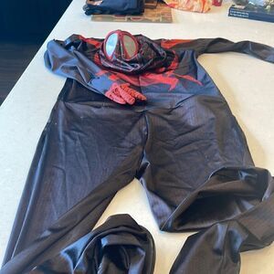 Spyder man costume super cool see measurements.